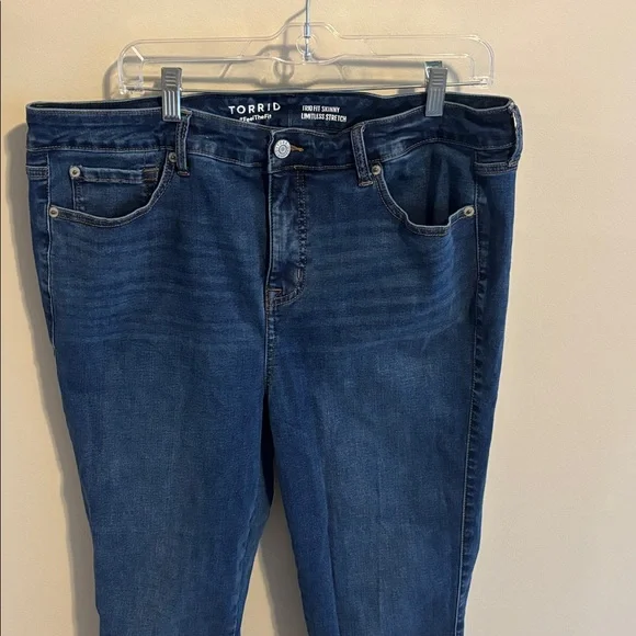Torrid Dark Blue jeans trio for skinny jeans size 16-20 - Picture 2 of 5